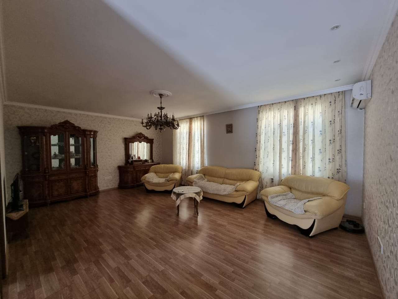 seller.az Təcili Xırdalan şəhərində həyət evi villa satılır