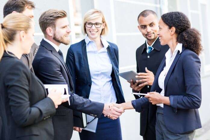 seller.az Kadrlar üzrə menecer tələb olunur